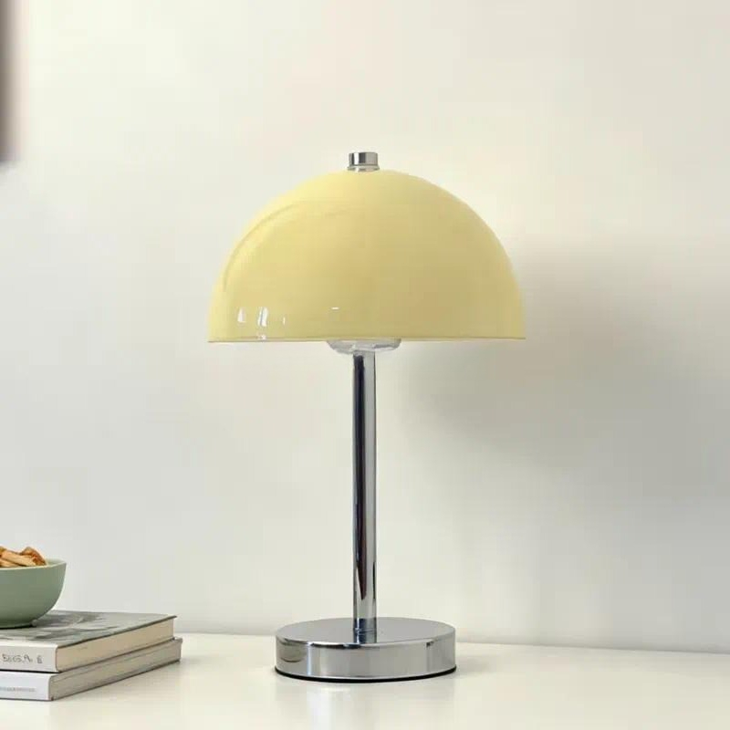 Light Switch - 北欧風のきのこ型デスクランプ。シンプルなクリーム色のテーブルライトで、寝室、書斎、リビング、家庭用として、柔らかな光で空間を飾ります。