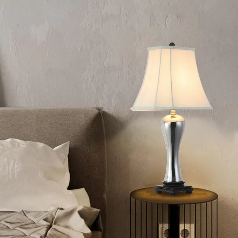 モダンなLEDデスクランプ。リビングや寝室、ベッドサイドテー - Light Switch のレビューと価格