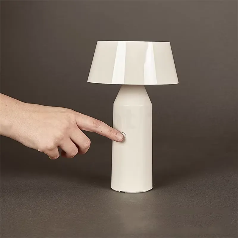モダンでクリエイティブなLEDデスクランプ。リビング、寝室、 - Light Switch のレビューと価格